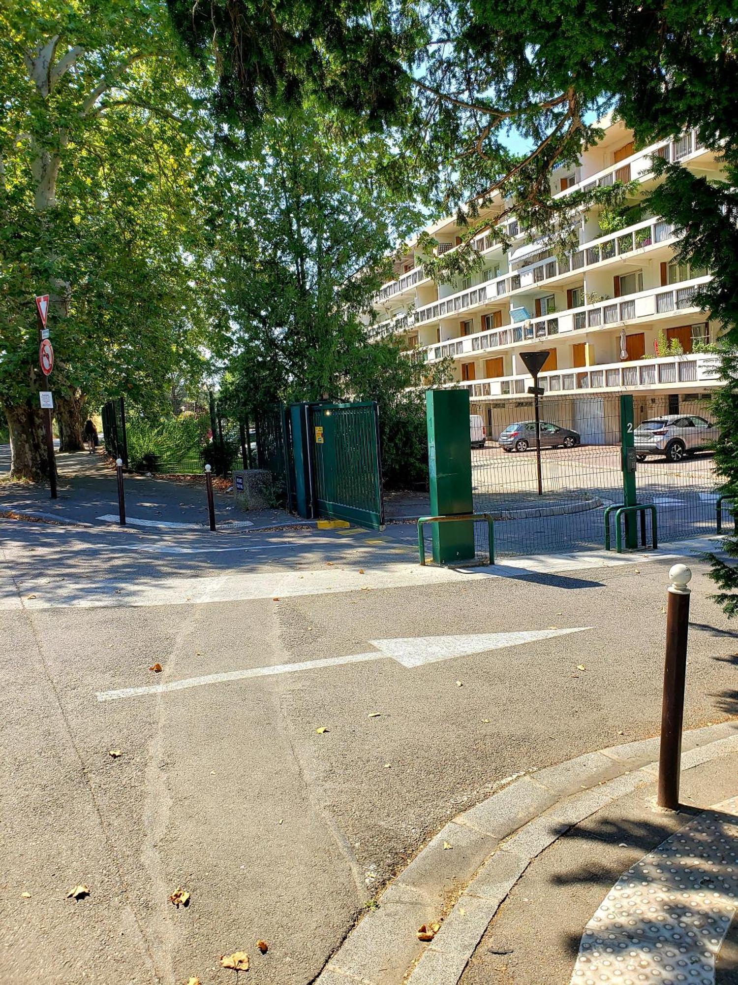 Suite From 1 To 6 - Bathtubs In Rooms - Air Conditioned Residential Appartement - Self-Arrival - Wifi - Netflix Disney - Kitchen - Laundry - Parking Avignon Extérieur photo