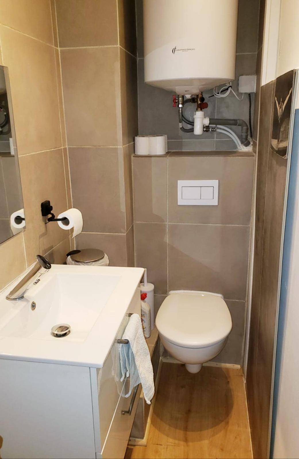 Air Conditioned Residential Suite From 1 To 6 - Bathtubs In Rooms - Self-Arrival - Wifi - Laundry - Parking Avignon Extérieur photo