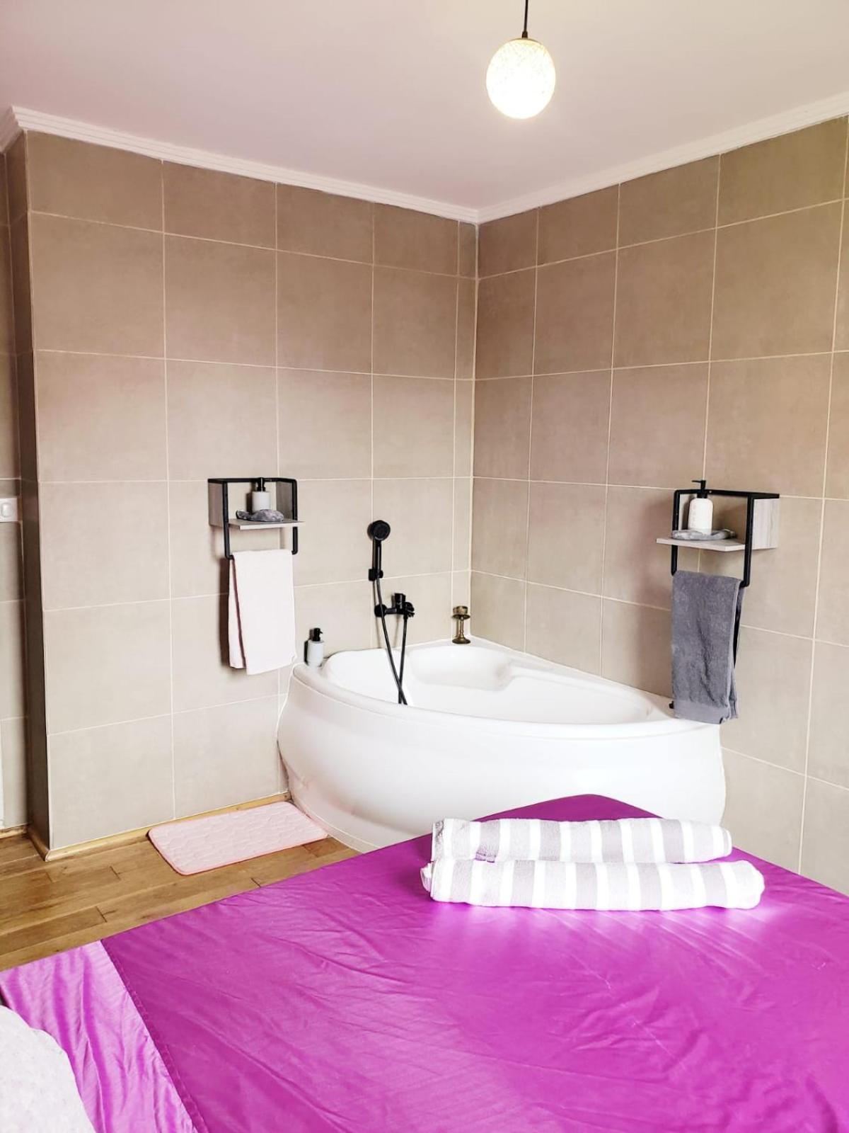 Suite From 1 To 6 - Bathtubs In Rooms - Air Conditioned Residential Appartement - Self-Arrival - Wifi - Netflix Disney - Kitchen - Laundry - Parking Avignon Extérieur photo